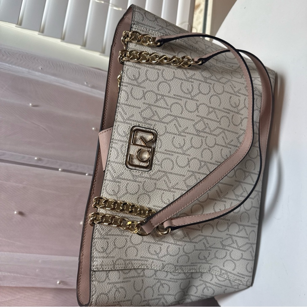 MICHAEL Michael Kors Cream and Pink Shoulder Bag